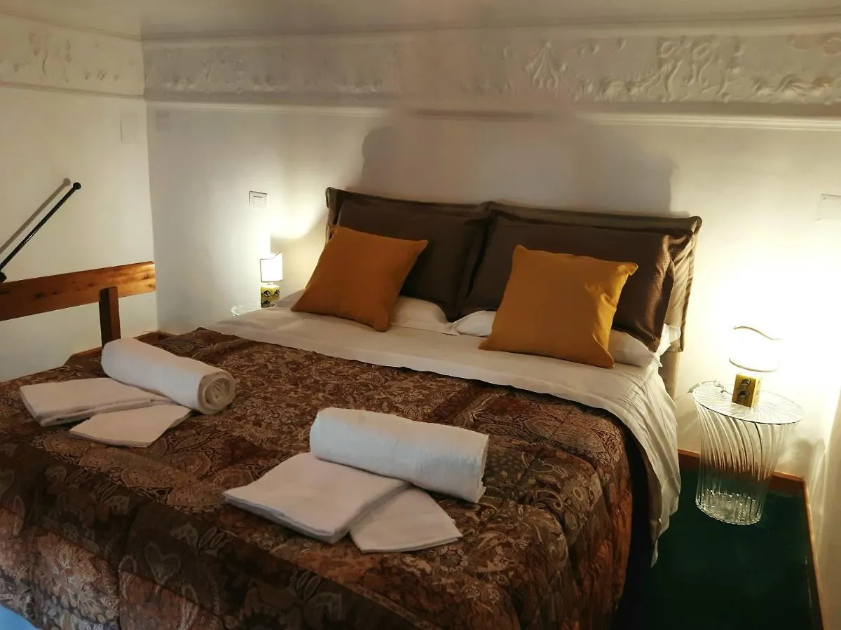 Holiday home Casa Antica Pizzofalcone Naples